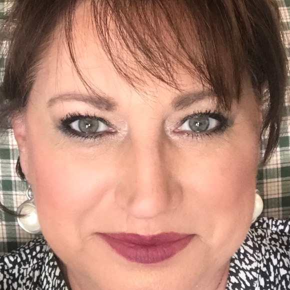 Meet your Posher, Christy - Picture 1 of 1